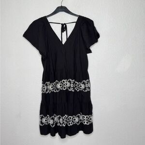 Woman’s Old Navy Black Dress with White Embroidery Size L